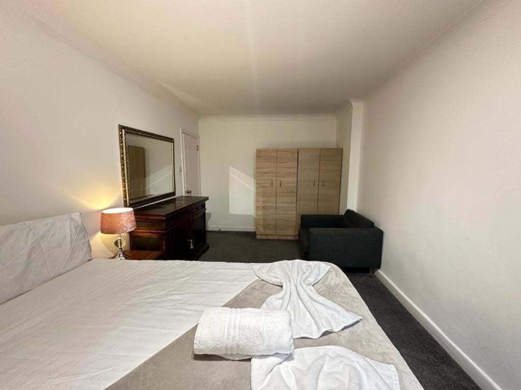 Two Bedroom Edgware Road Londra