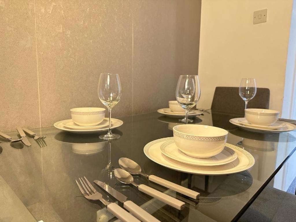 Two Bedroom Edgware Road Londra